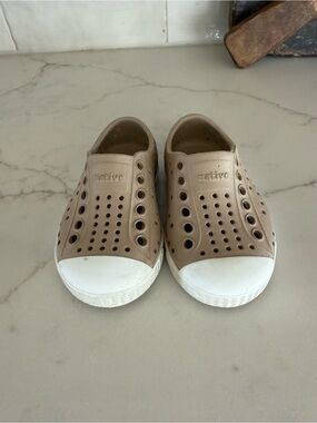 Native Kids Slip-On Water Shoe in Taupe with White Toe